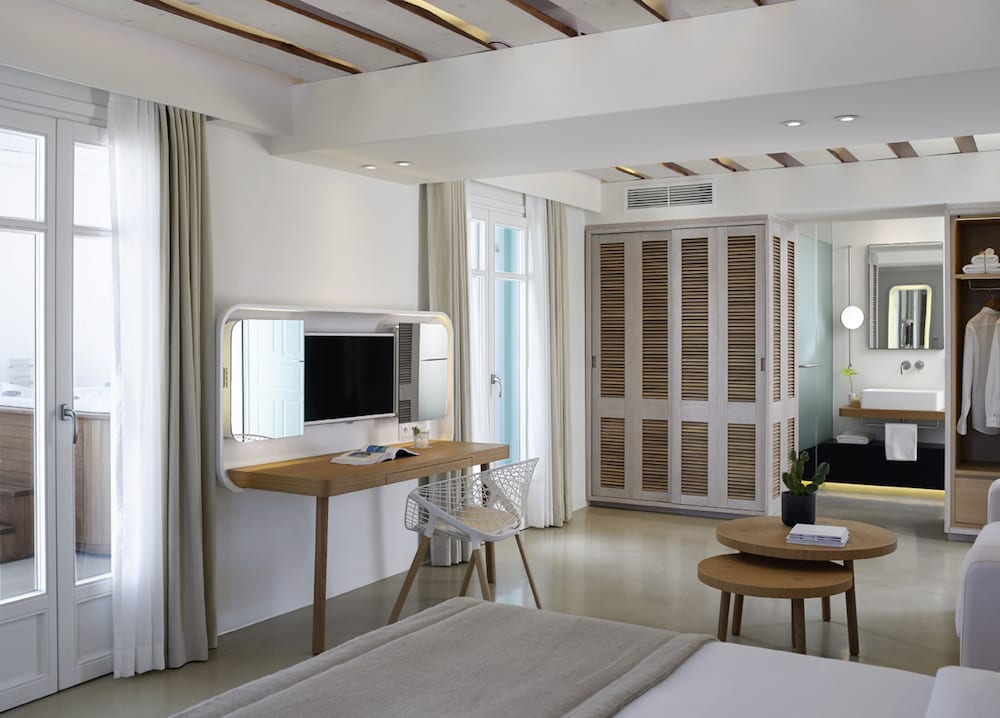 Bill And Coo Suites And Lounge 50/77