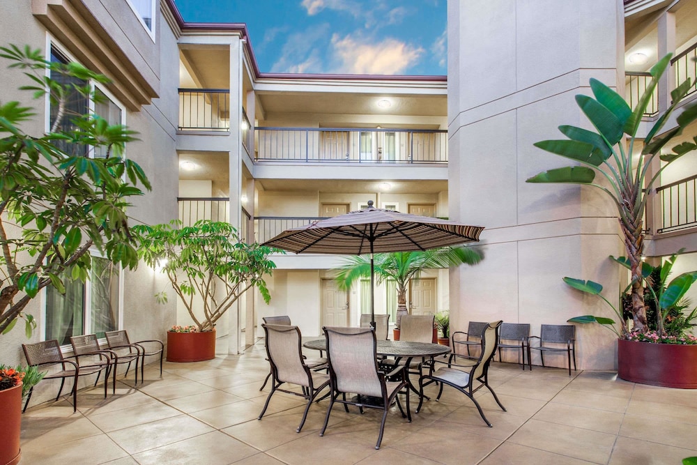 Days Inn by Wyndham Carlsbad 35/45