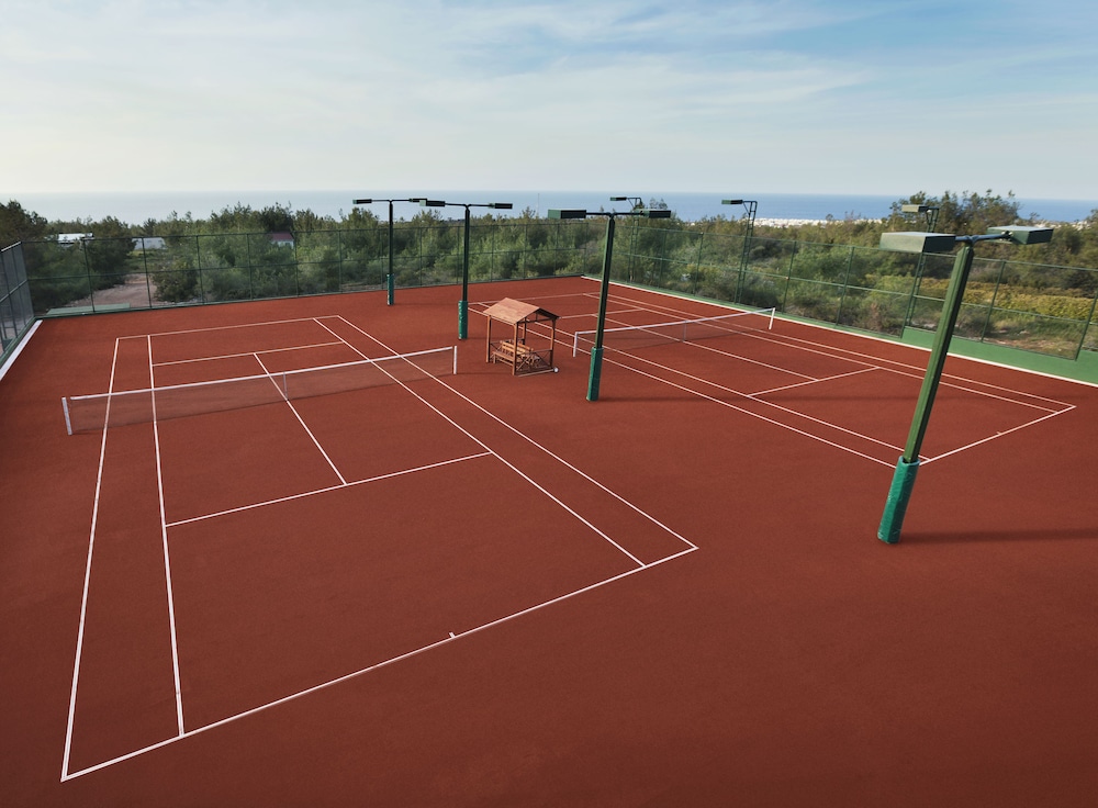 Korineum Golf & Beach Resort 10/33
