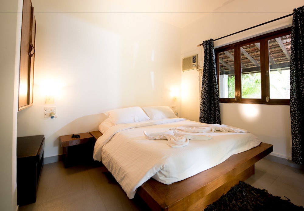 MONTEGO BAY BEACH VILLAGE 13/50