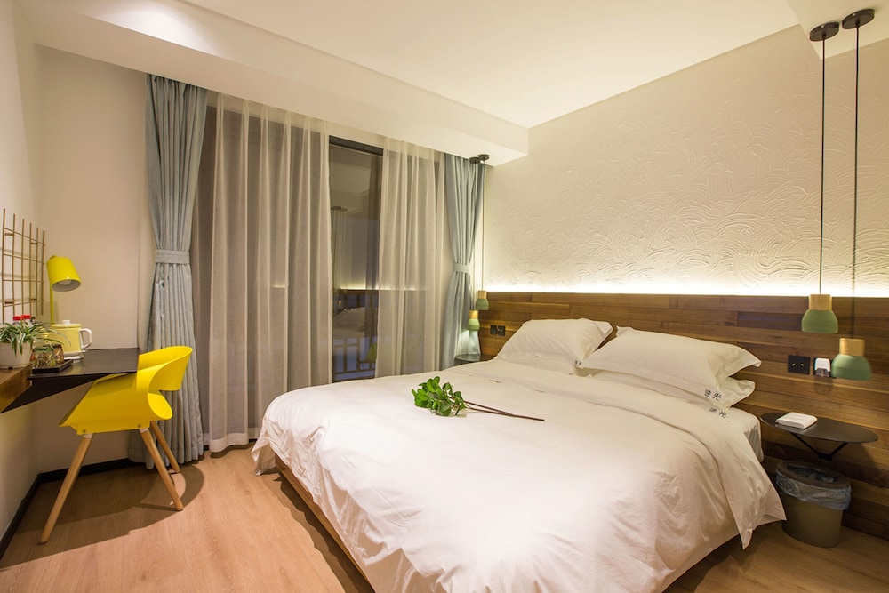 Hangzhou Backlighting Inn 18/45