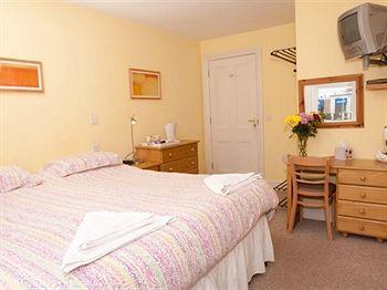 Holbrook B&amp;B 6/13