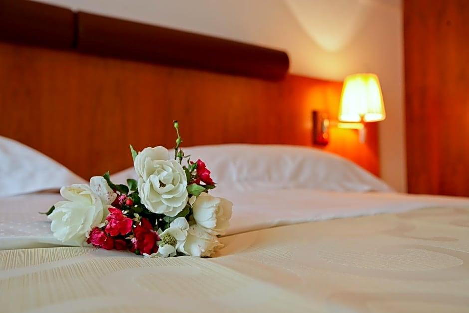 Hotel Croatia 14/25