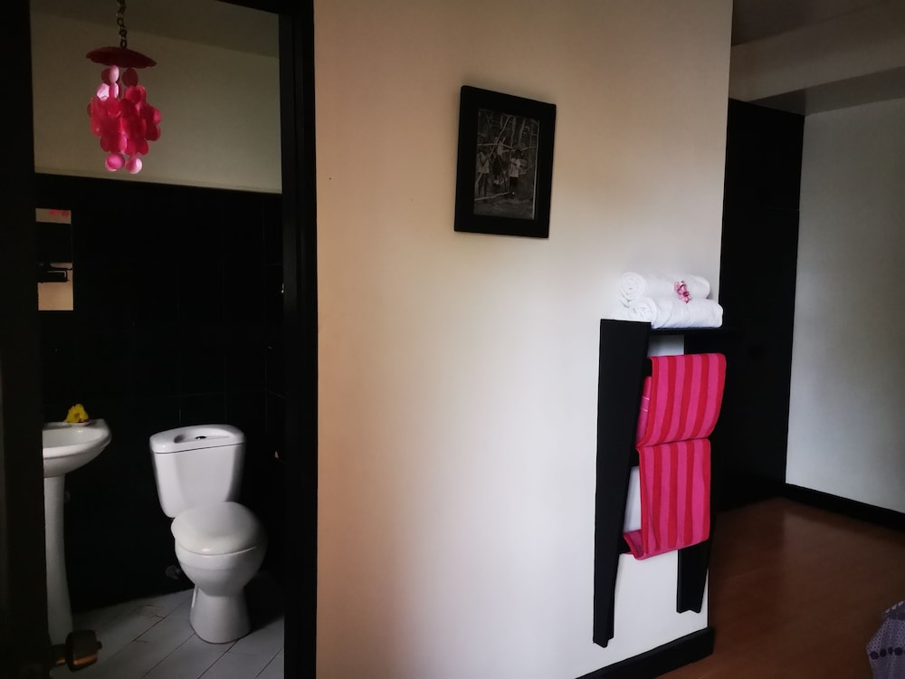 LA PERNELA BEACHFRONT RESORT 15/42