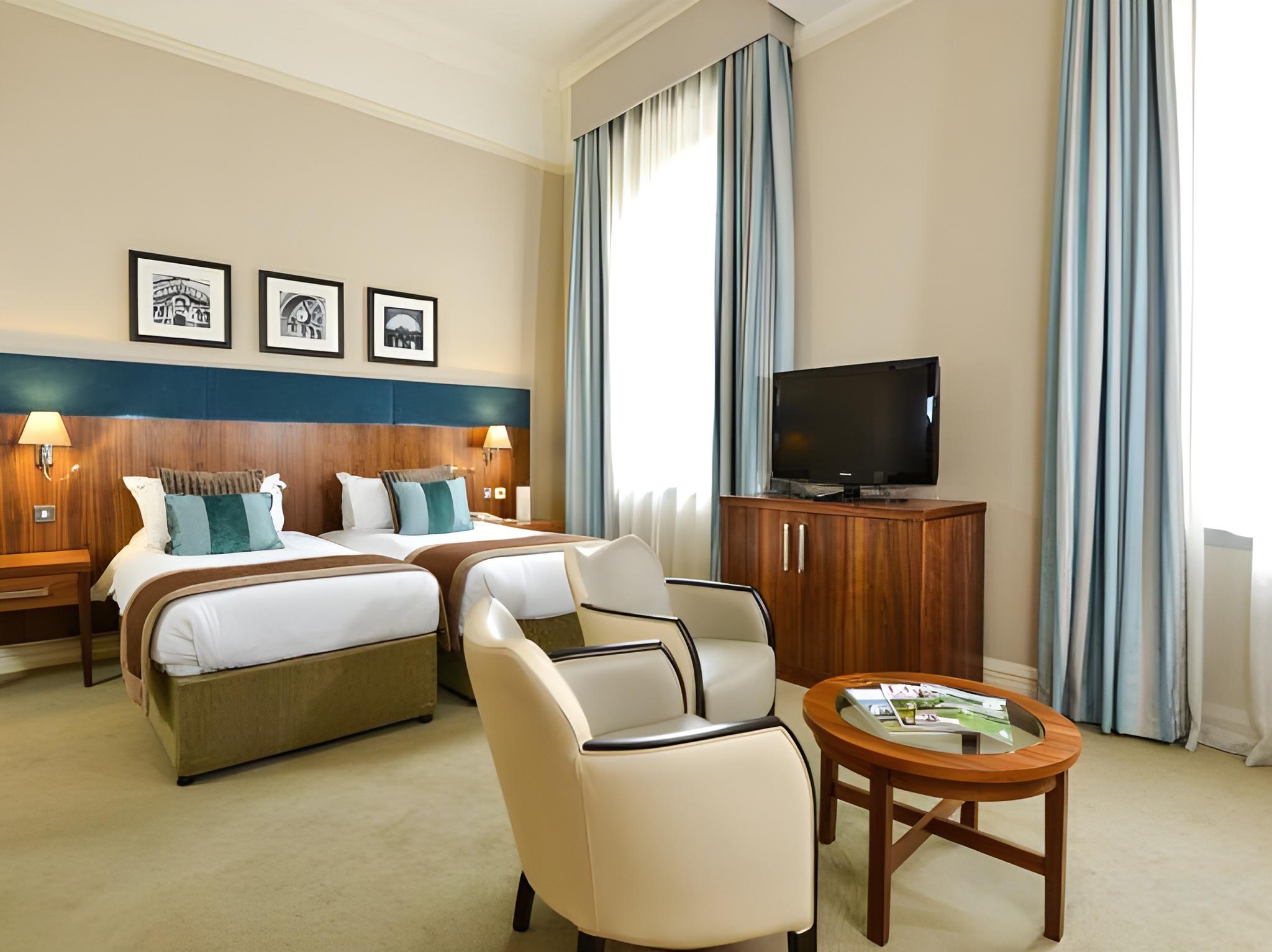 EXECUTIVE, TWIN BEDS, ACCESSIBLE