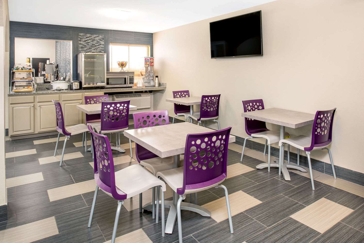 Days Inn By Wyndham Carthage 18/29