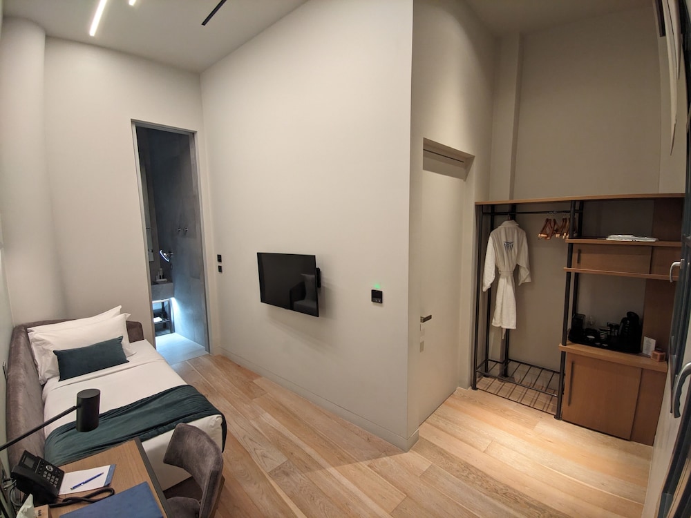 Hellenic Vibes Smart Hotel 25/50