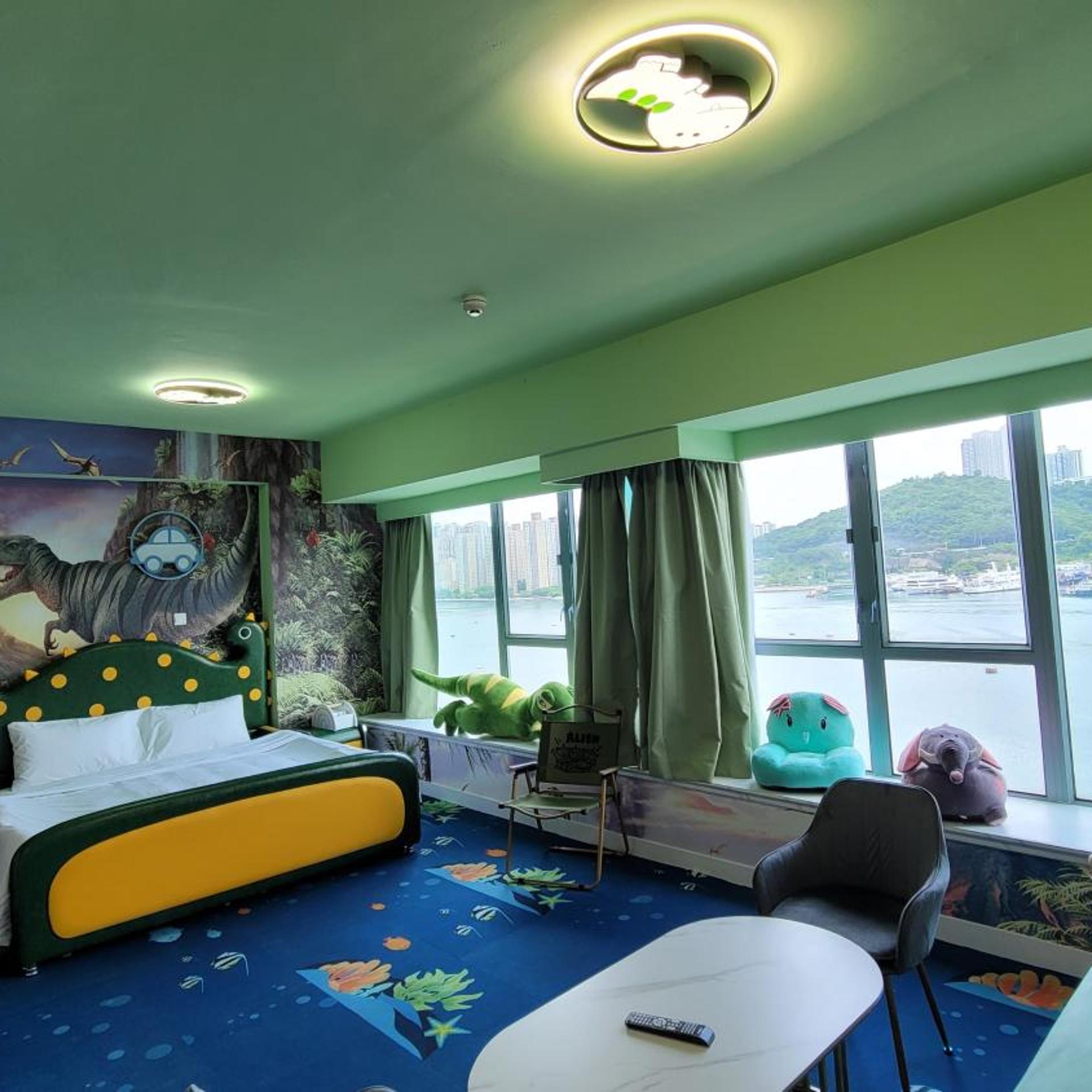 Theme Seaview Suite، Grand Bay View Hotel 7/8
