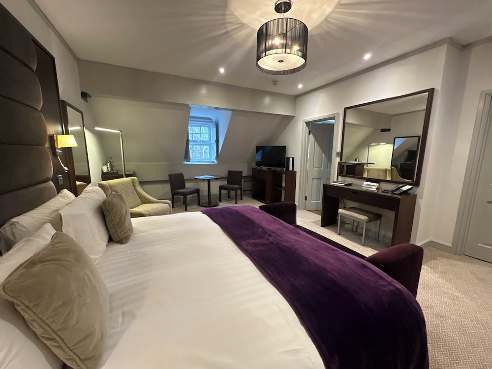 Nunsmere Hall Hotel 7/50
