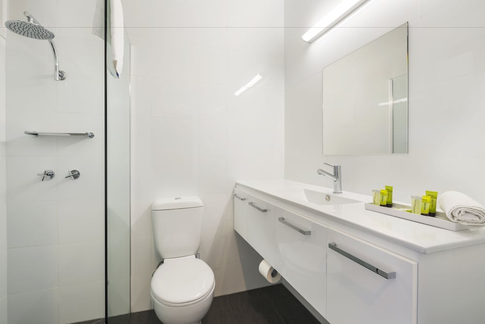 Waltzing Matilda Hotel 43/44