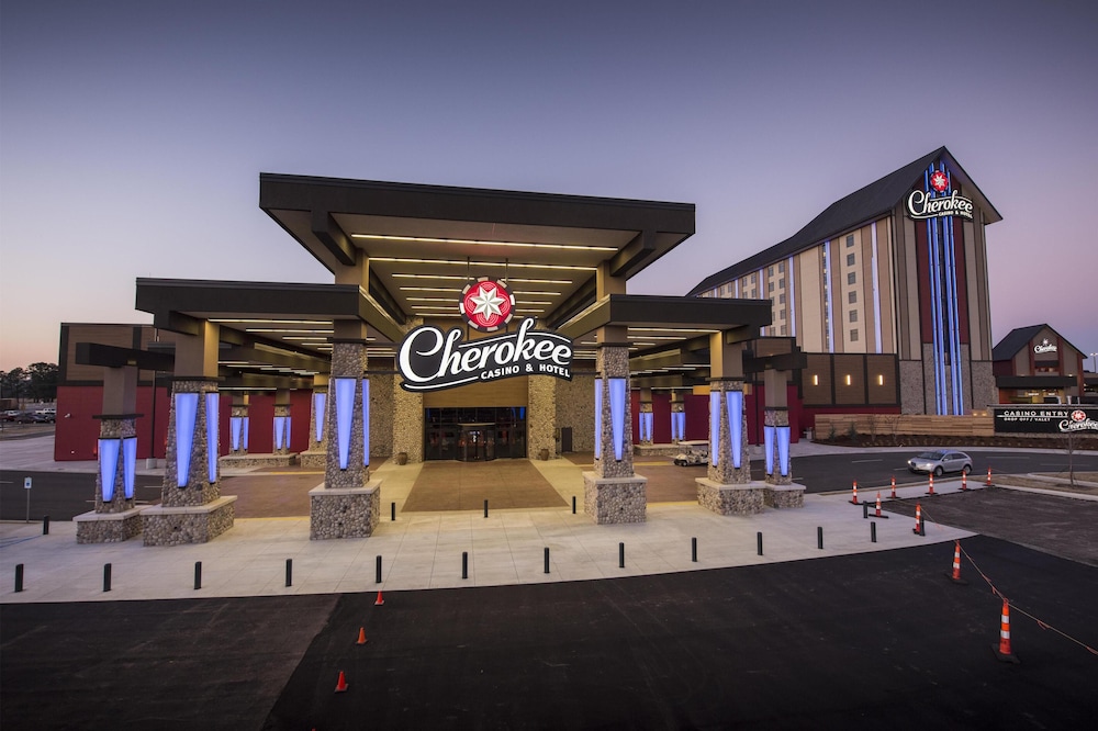 Cherokee Casino & Hotel Roland 8/71