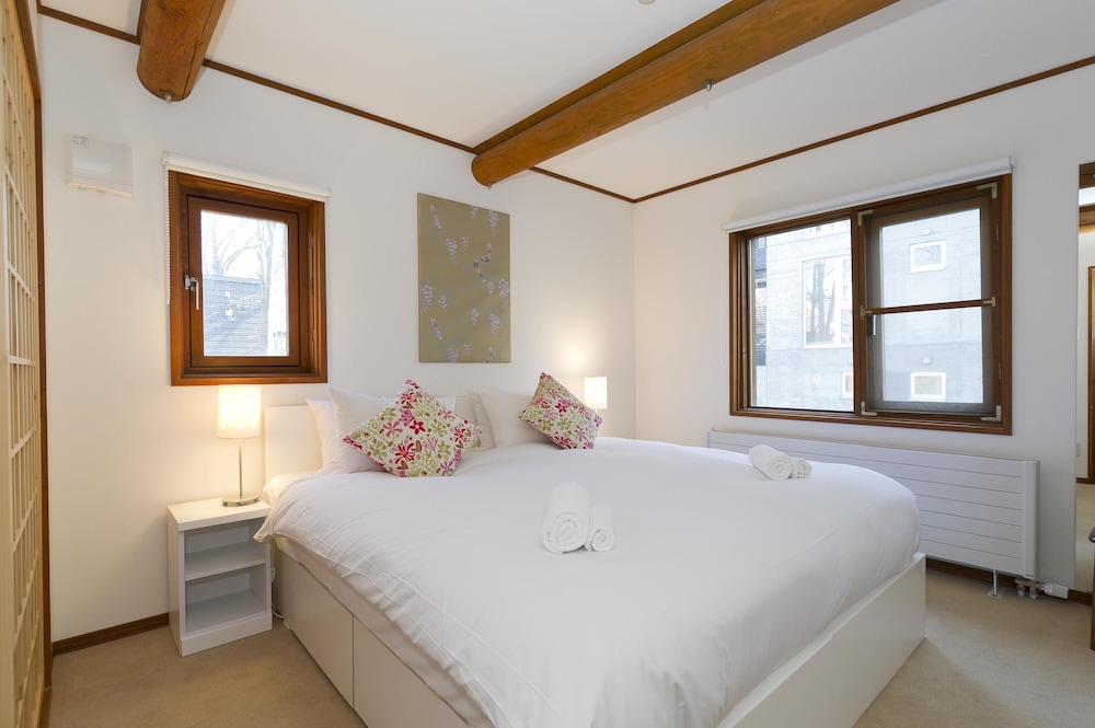 1 BEDROOM, LOFT, COTTAGE