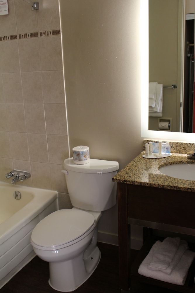 Ramada by Wyndham Campbell River 50/50
