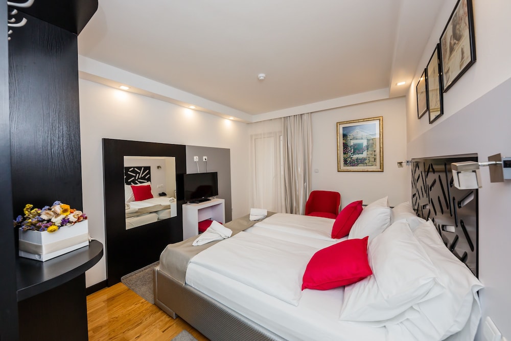 Hotel Sveti Kriz 11/65