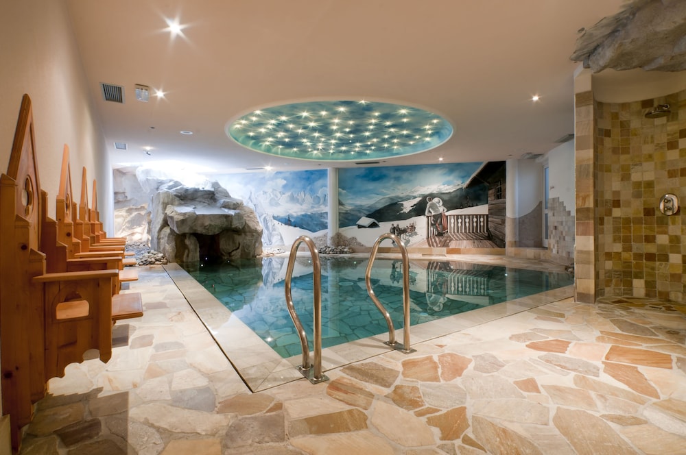 Gianna Hotel 24/50