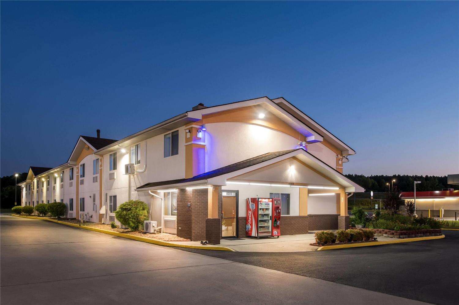 Super 8 by Wyndham Franklin 10/43