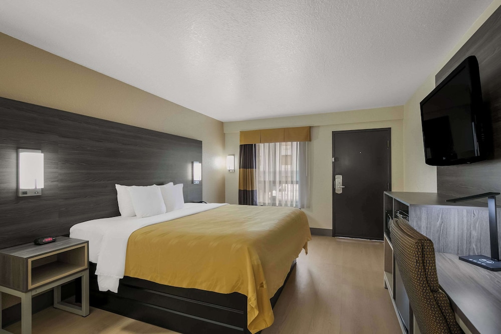 غرفة قياسية بسرير كينج، Quality Inn Commerce at I-85 2/10
