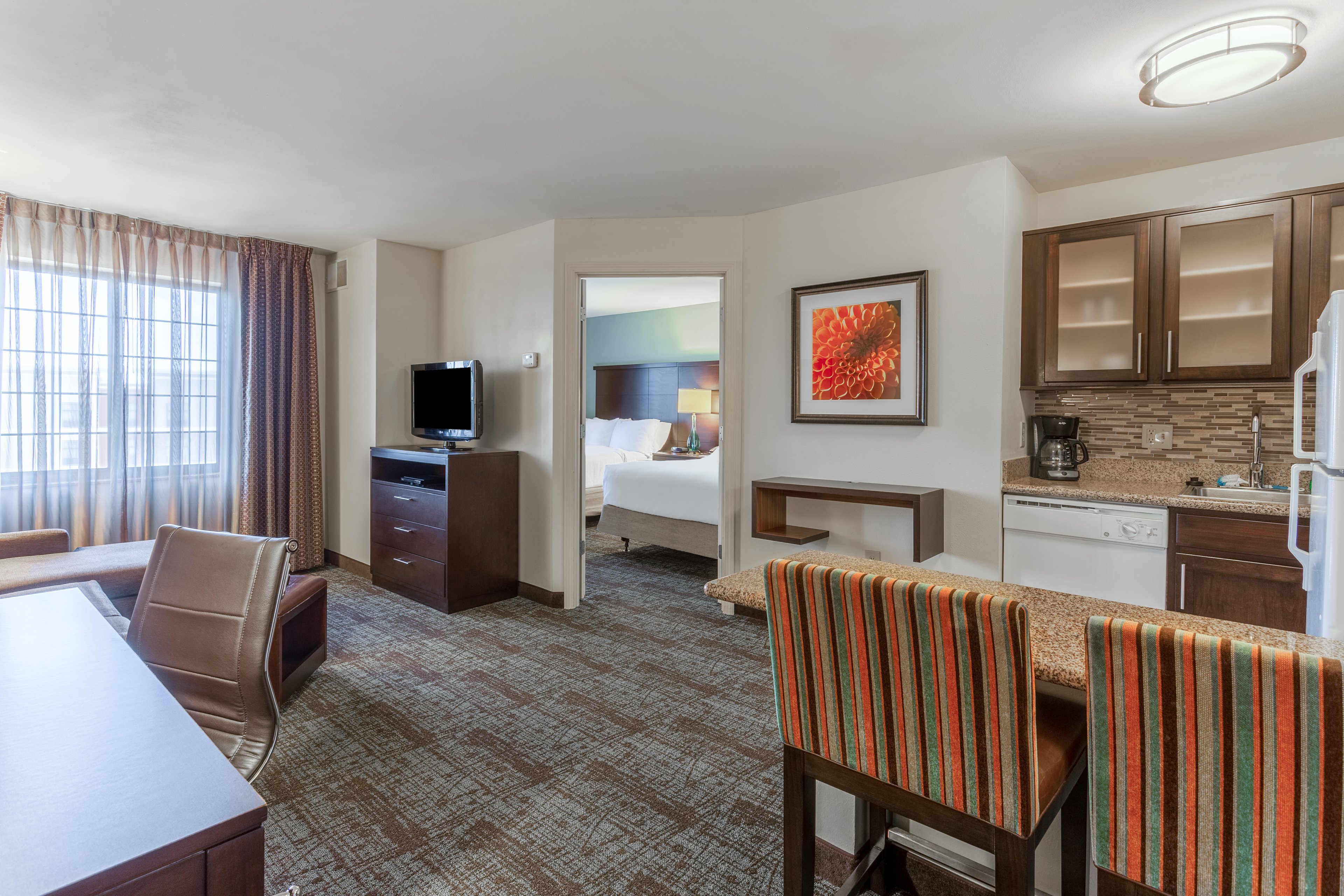 Staybridge Suites Davenport 40/64
