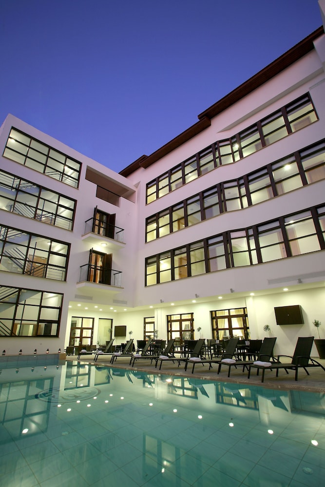 ROYIATIKO HOTEL