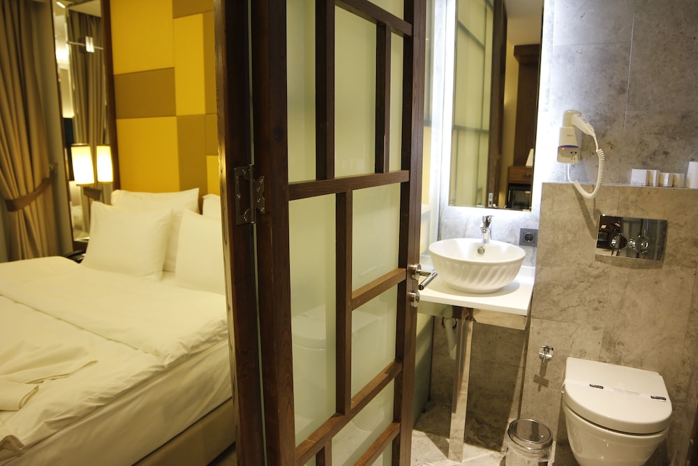 The Biancho Hotel Pera 21/73