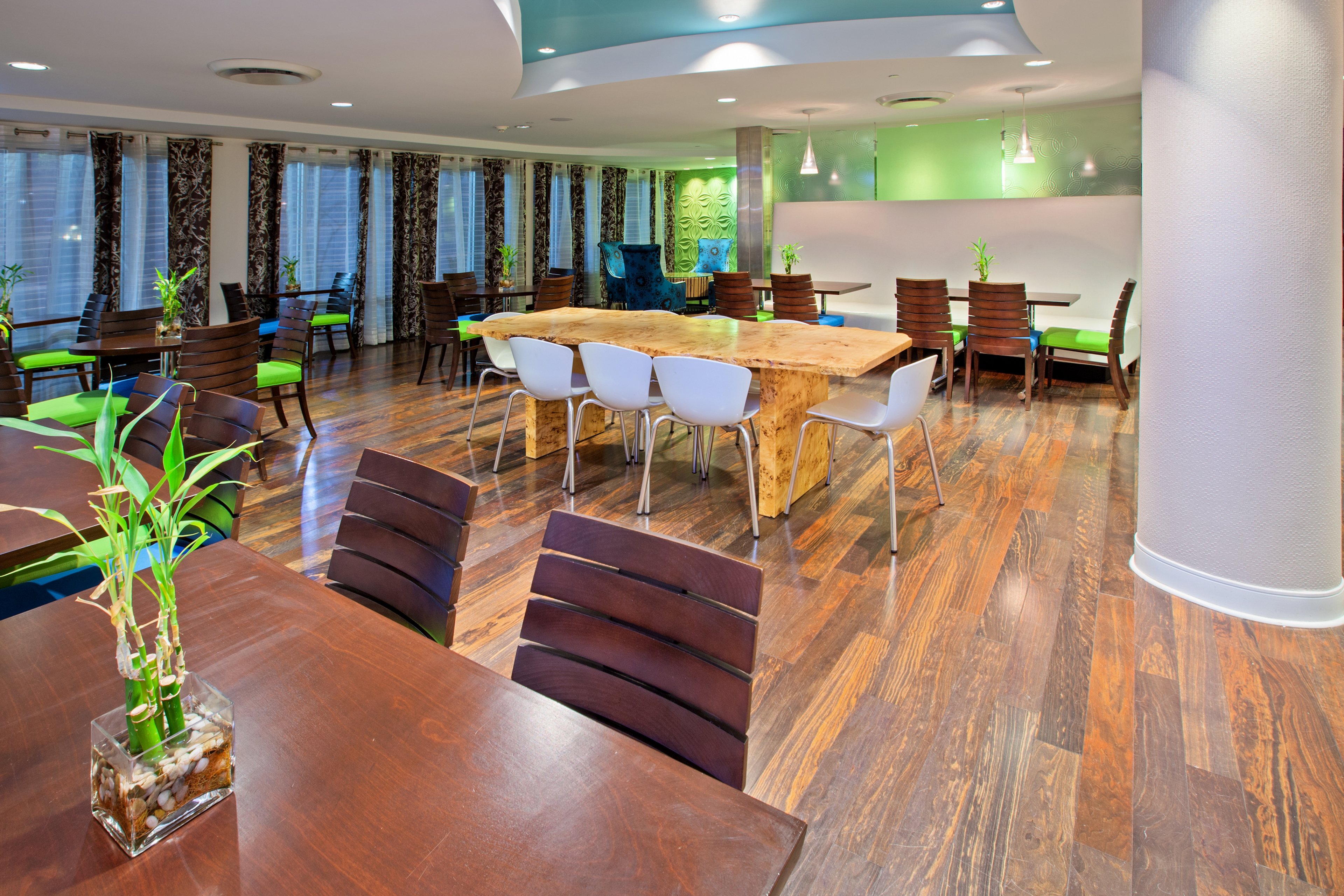 Holiday Inn Express Fishers 13/20