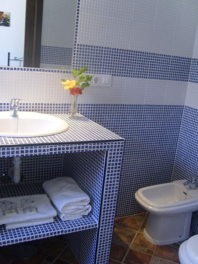 Hostal El Canario 28/36