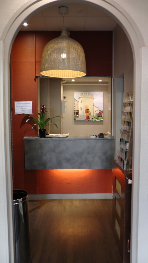 L Univers Hotel 3/41