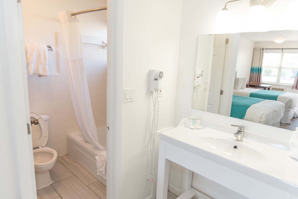 Regency Inn & Suites 52/54