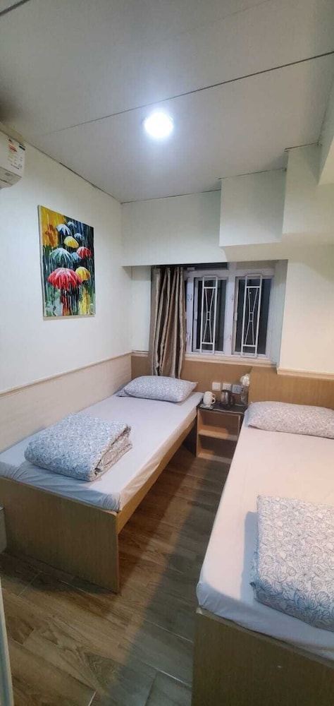 K & B Hostel 13/64