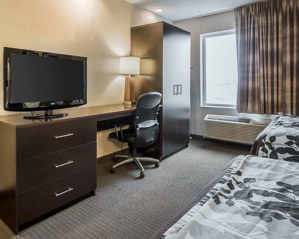 Sleep Inn Suites Green Bay Airport 29/36