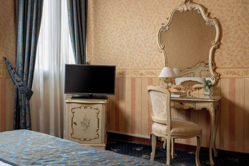 Hotel Montecarlo 38/50