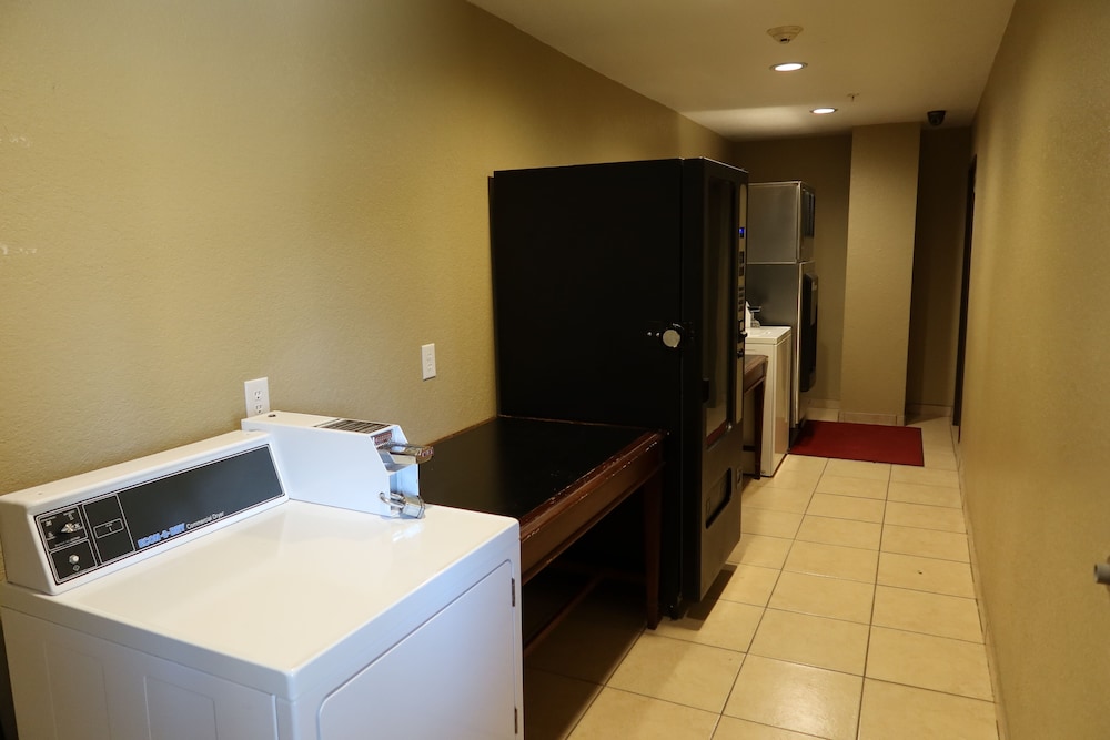 Scottish Inns & Suites White Settlement 29/34