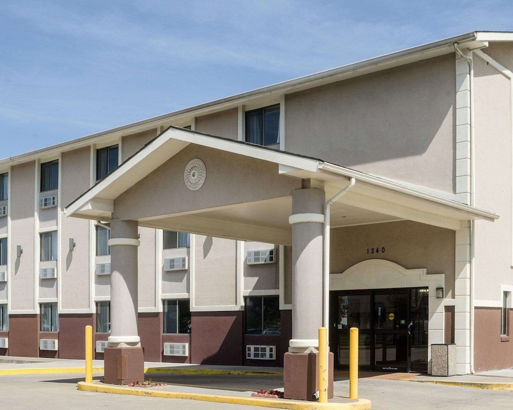 Quality Inn I-70 at Wanamaker 1/40