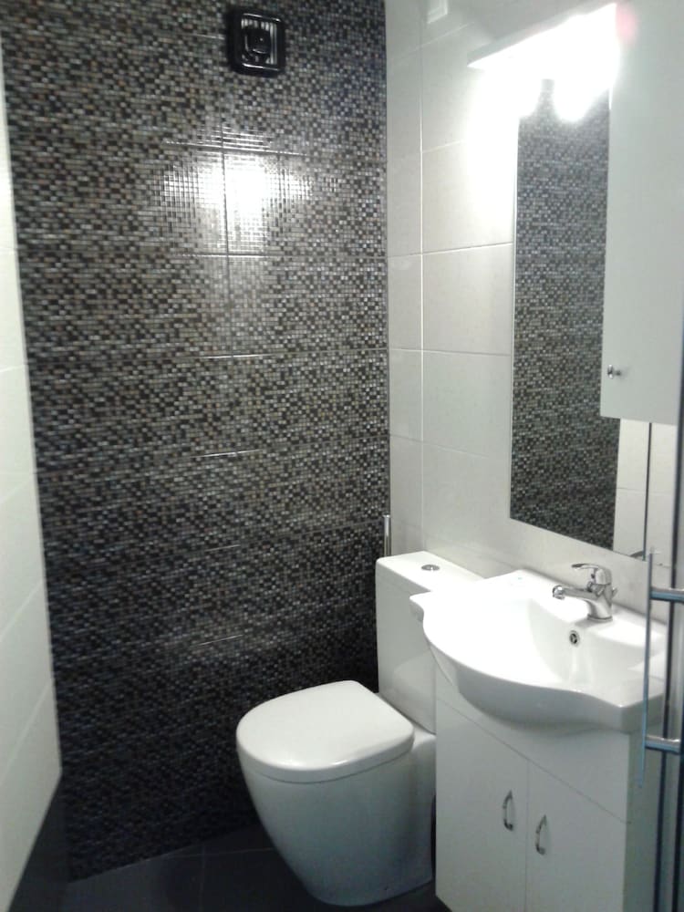 Fantasia Hotel Apartments 18/46