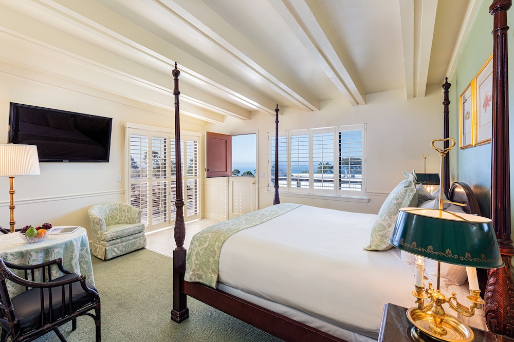 SUITE, KING BED