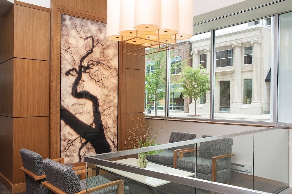 Hyatt Place Champaign-Urbana 40/58