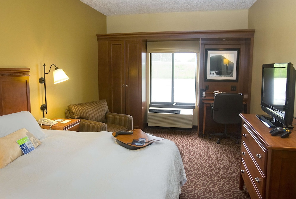 Spark by Hilton Green Bay 13/42
