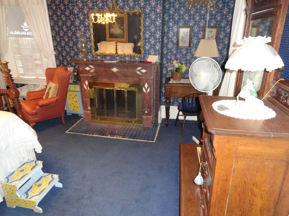 Victorian Inn Bed and Breakfast 29/29