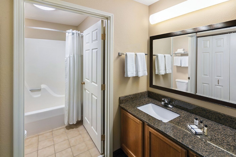 Aspen Suites - Rochester 11/37