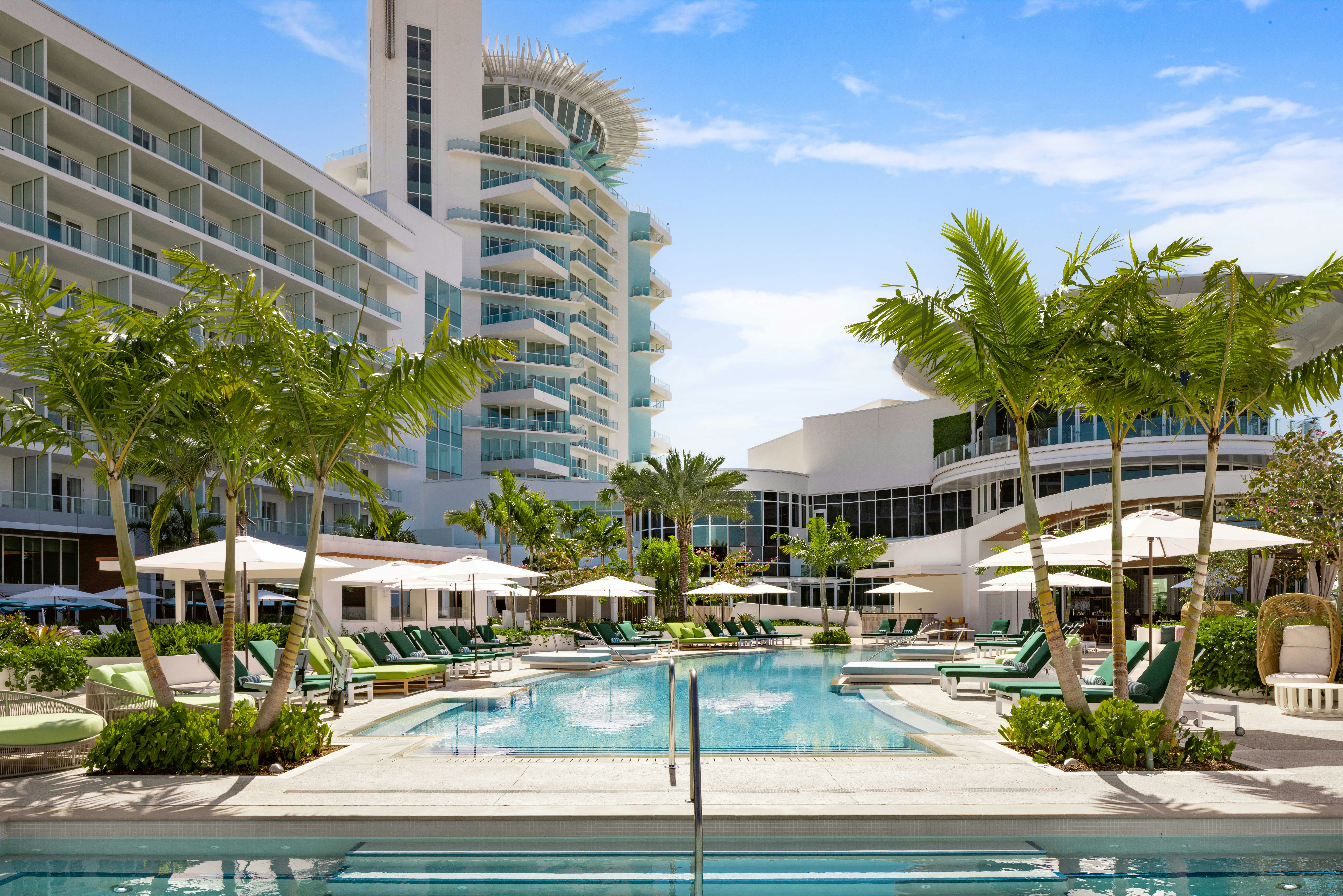 Pier Sixty Six Hotel And Marina 65/69