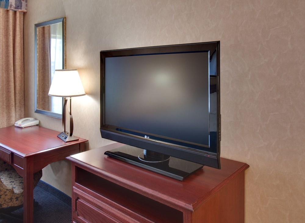 Holiday Inn Express Jamestown 39/39