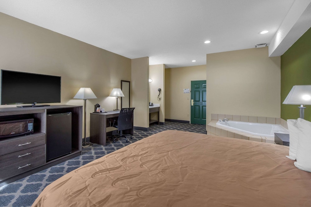 Quality Inn Kingstree, SC 10/38