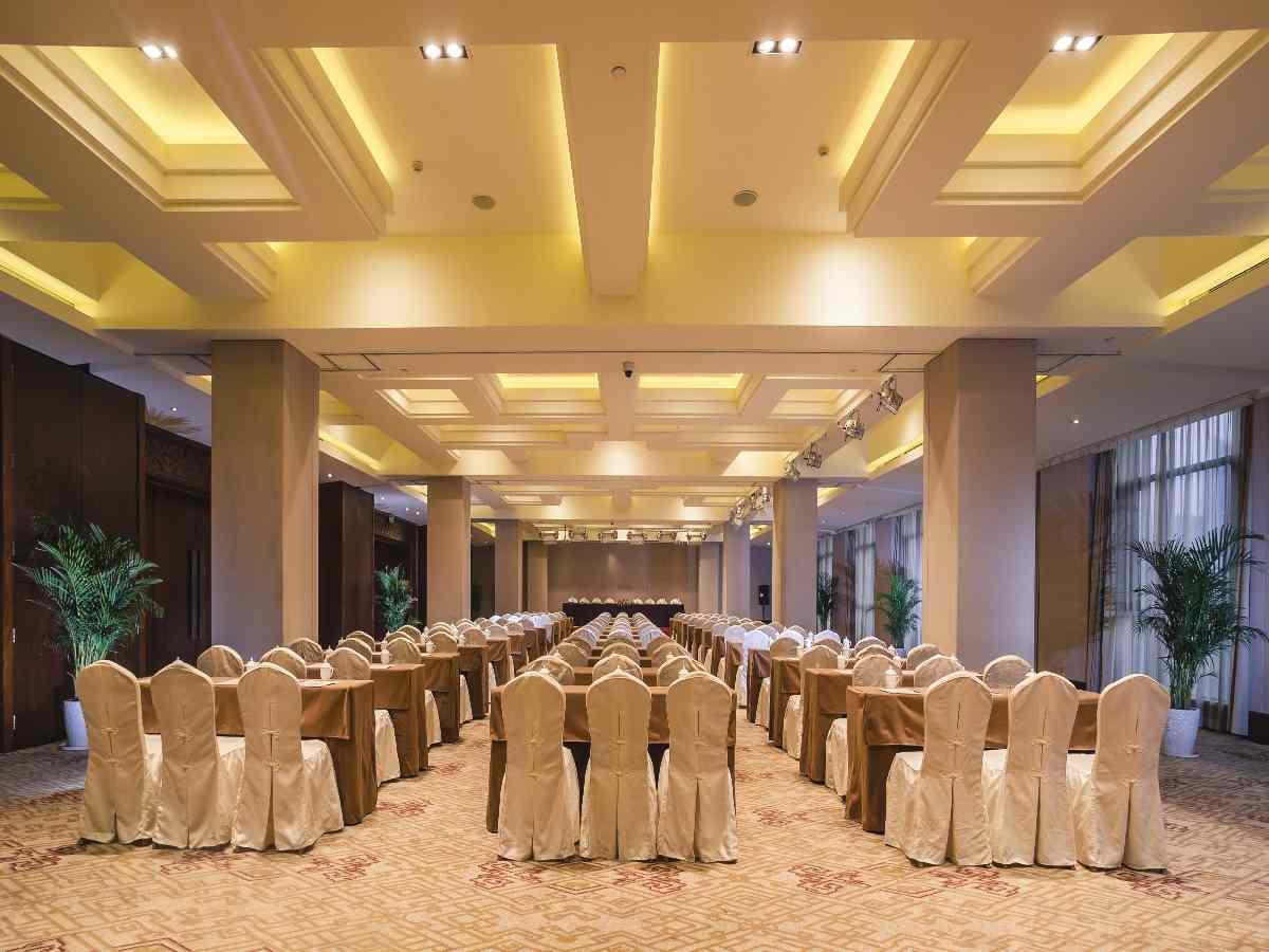 TONGQUETAI NEW CENTURY GRAND HOTEL 34/44