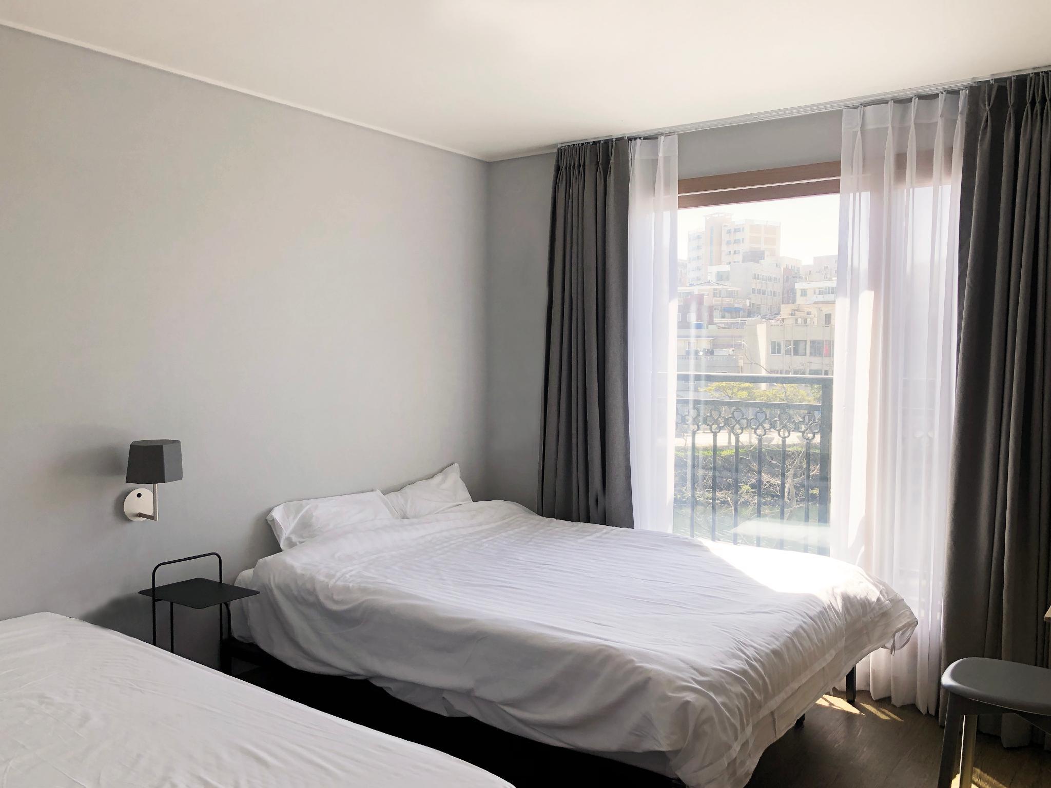 Superior, 1 Queen and 1 Single Bed