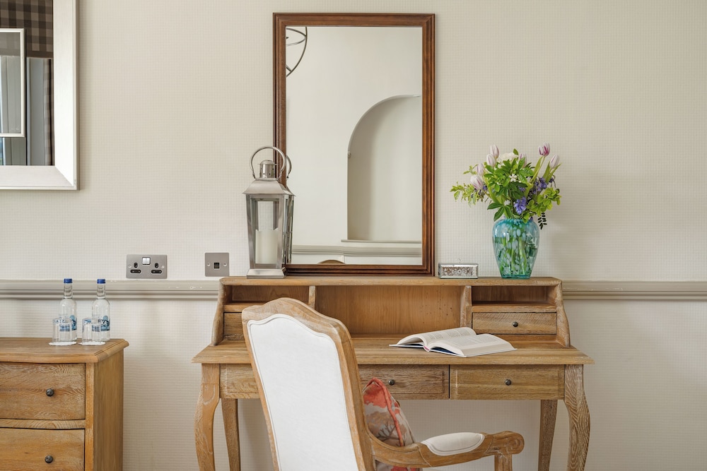 Watersmeet Hotel 6/50