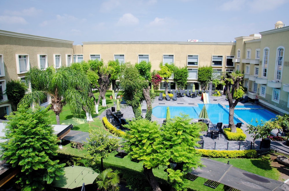 Plaza Camelinas Hotel 58/63