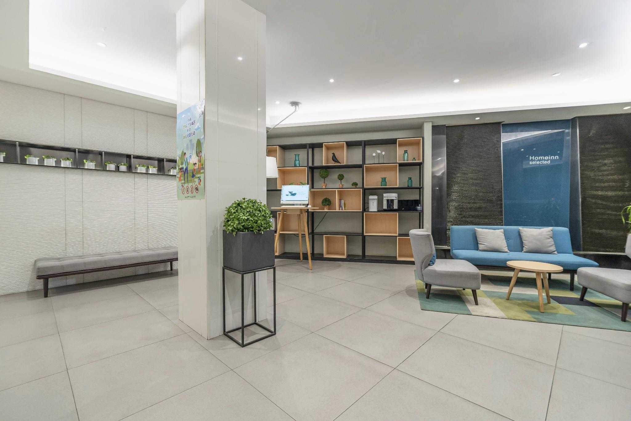 Home Inn Selected (South Square of Shanghai Railway Station) 28/63