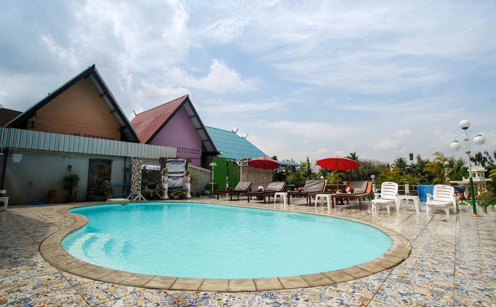 Noble Night Guesthouse Kanchanaburi 2/55