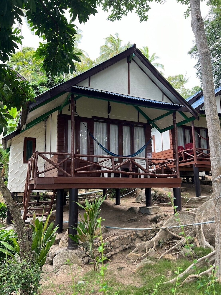 Smile Bungalows 8/65
