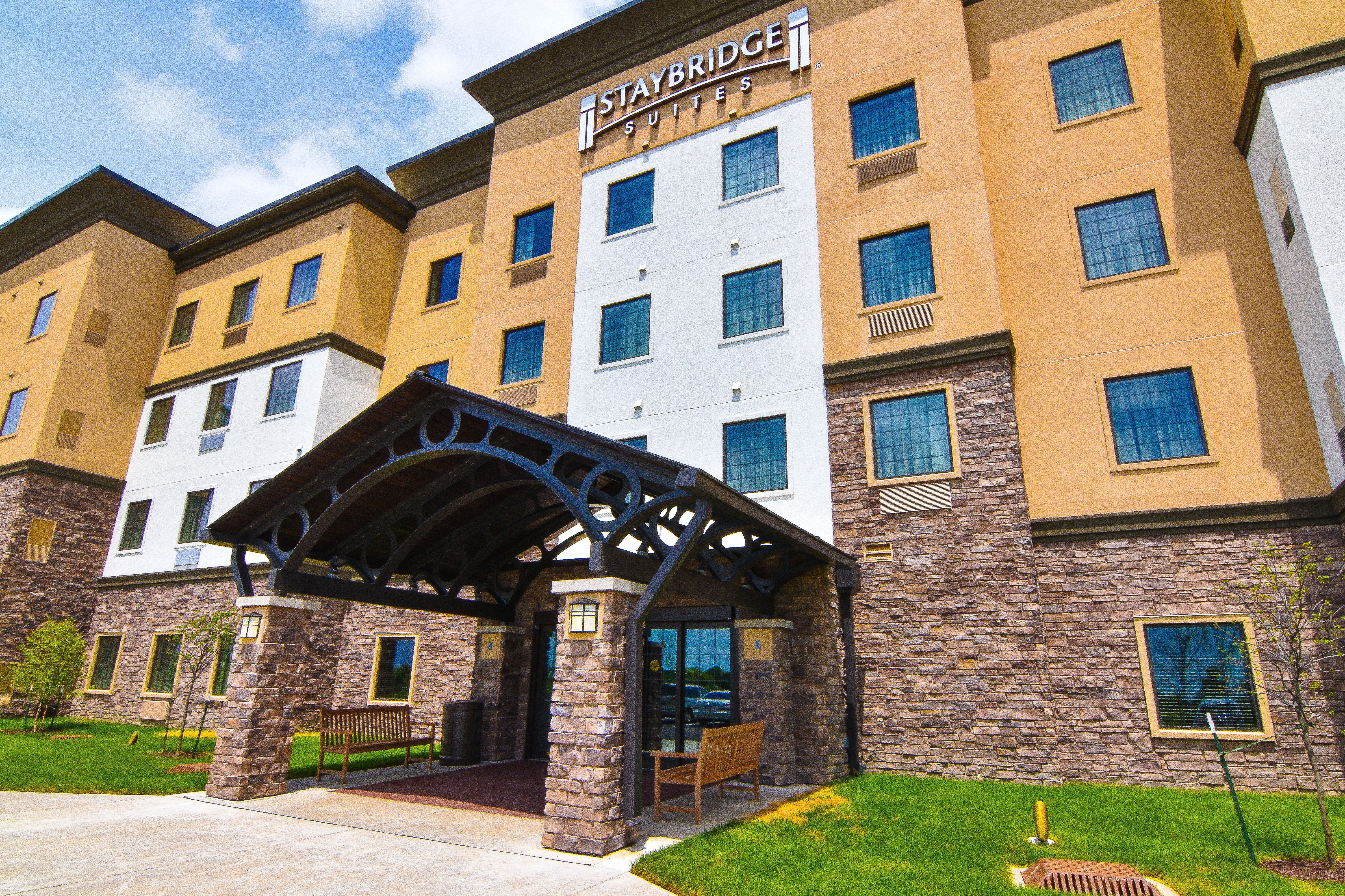 Staybridge Suites Lafayette 31/33